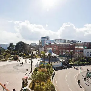 Richmond Views - Prime Town Centre Location - Close To The Beach! Bournemouth